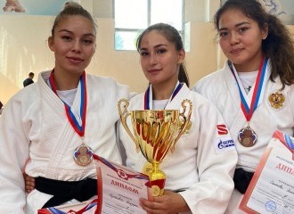 Югорские дзюдоистки завоевали награды Всероссийских соревнований по дзюдо